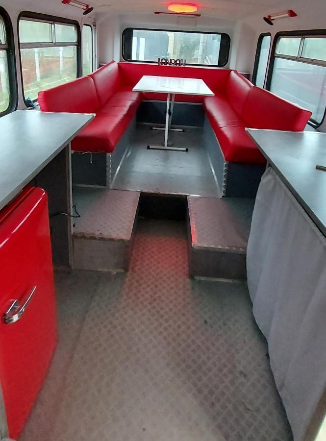 Insolite Bus Anglais Le Buckinghambus Saint-Philbert-sur-Risle Exterior foto
