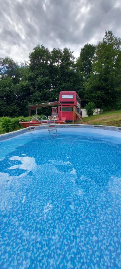 Insolite Bus Anglais Le Buckinghambus Saint-Philbert-sur-Risle Exterior foto
